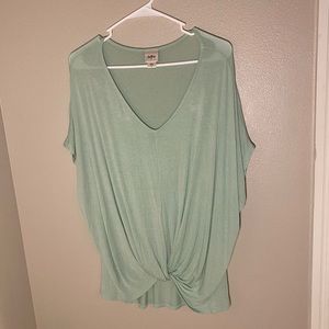 Daytrip Buckle Front Knot Tee